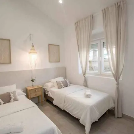 Holiday home Marinero 2 *
